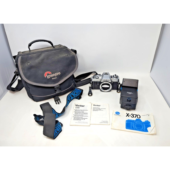Minolta X-370 35mm SLR Film Camera Body W/ bag manuals strap flash untested - Picture 1 of 7